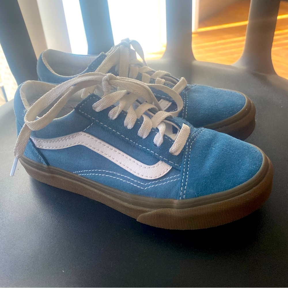 Vans classic Sneaker GUM sole - like new!  💙
